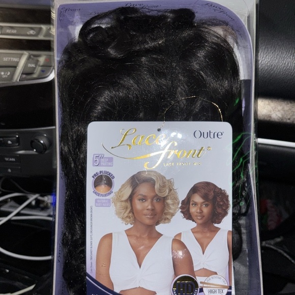 Outre Bellona Lace Front curly wig Natural black 12” - Picture 3 of 7